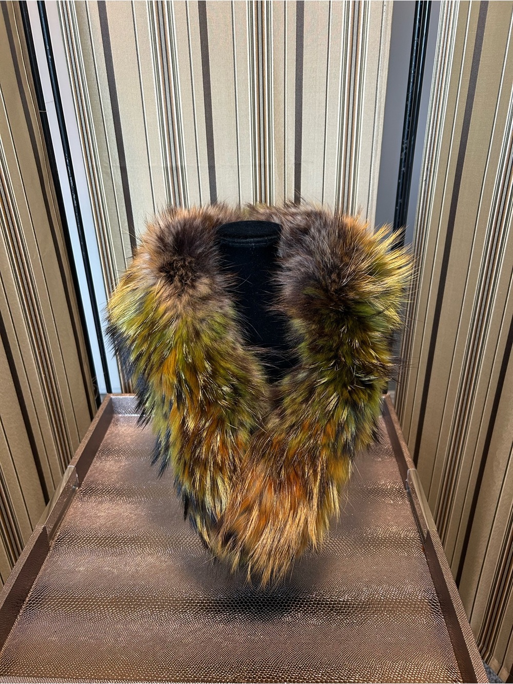 Real fur collar - Picture 3 of 12